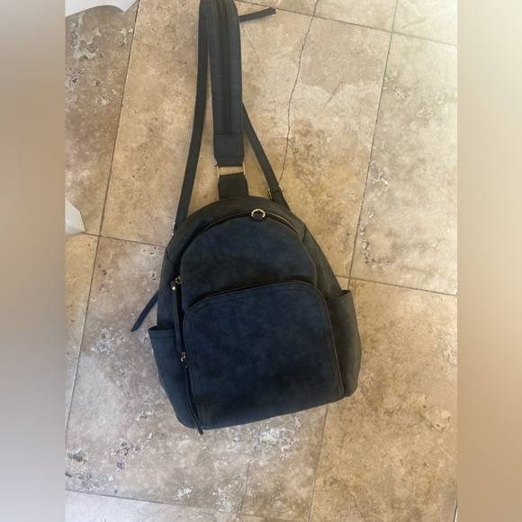 Backpack ladies no brand name NWOT. Gray suede material. Gold color accents - Picture 4 of 11